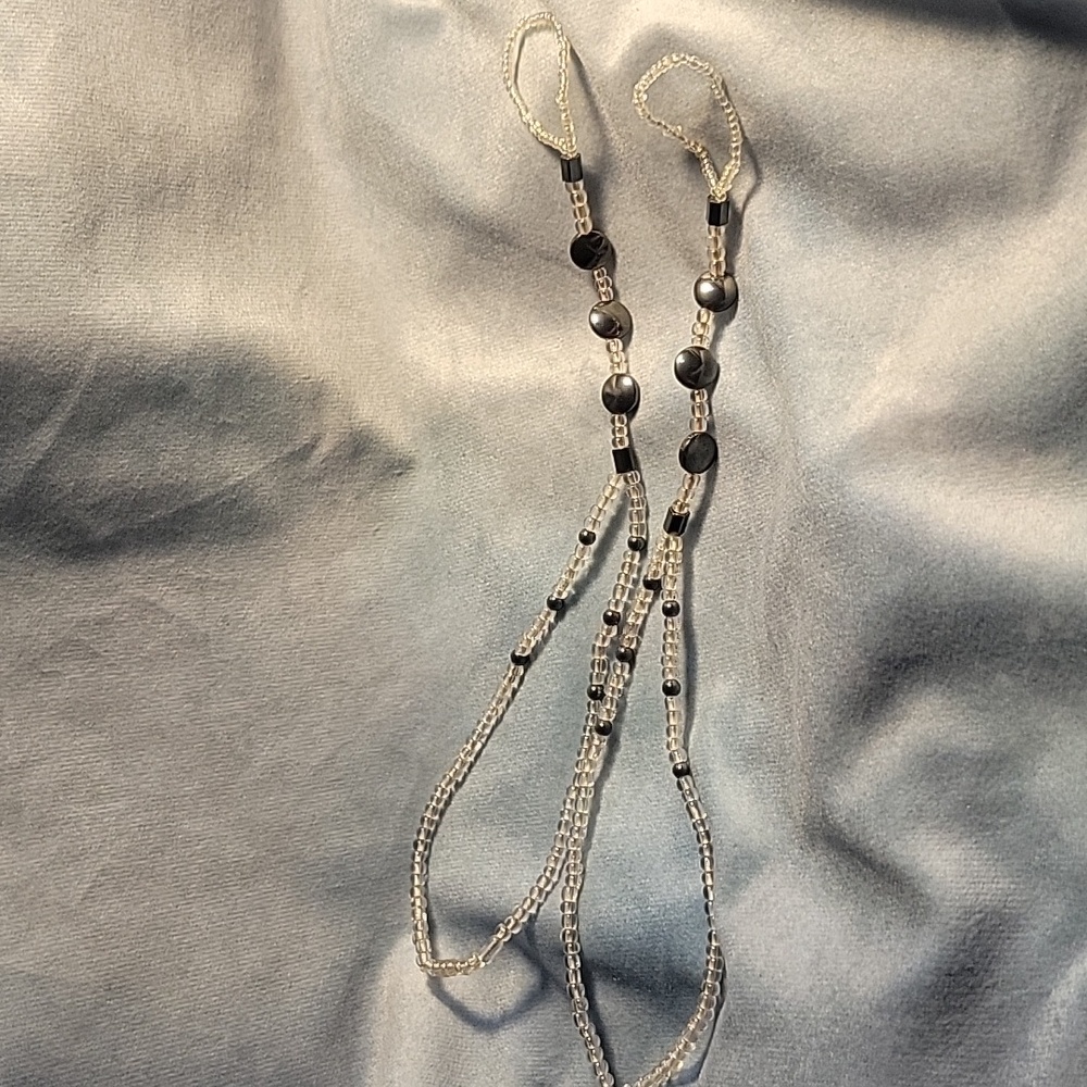 Beautifully handmade women black and white sunsandals